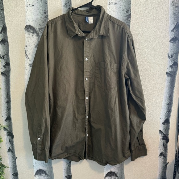 Men’s Button Up - Picture 1 of 6